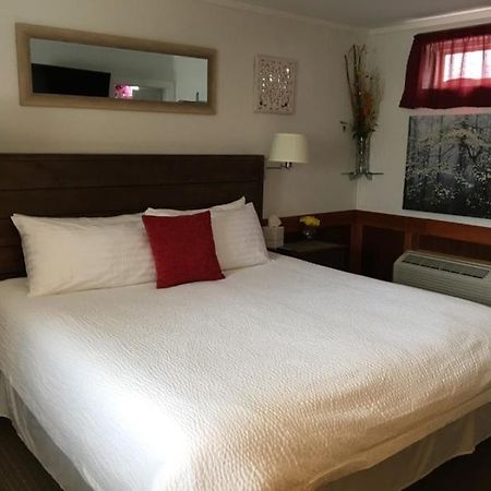 Atlantic Coast Inn Ellsworth Bagian luar foto