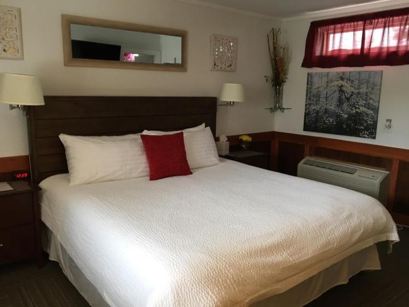 Atlantic Coast Inn Ellsworth Bagian luar foto