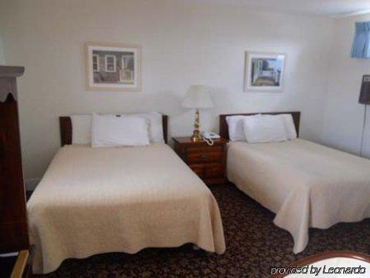 Atlantic Coast Inn Ellsworth Ruang foto