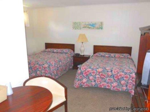 Atlantic Coast Inn Ellsworth Ruang foto