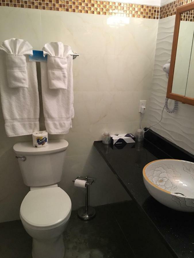 Atlantic Coast Inn Ellsworth Bagian luar foto