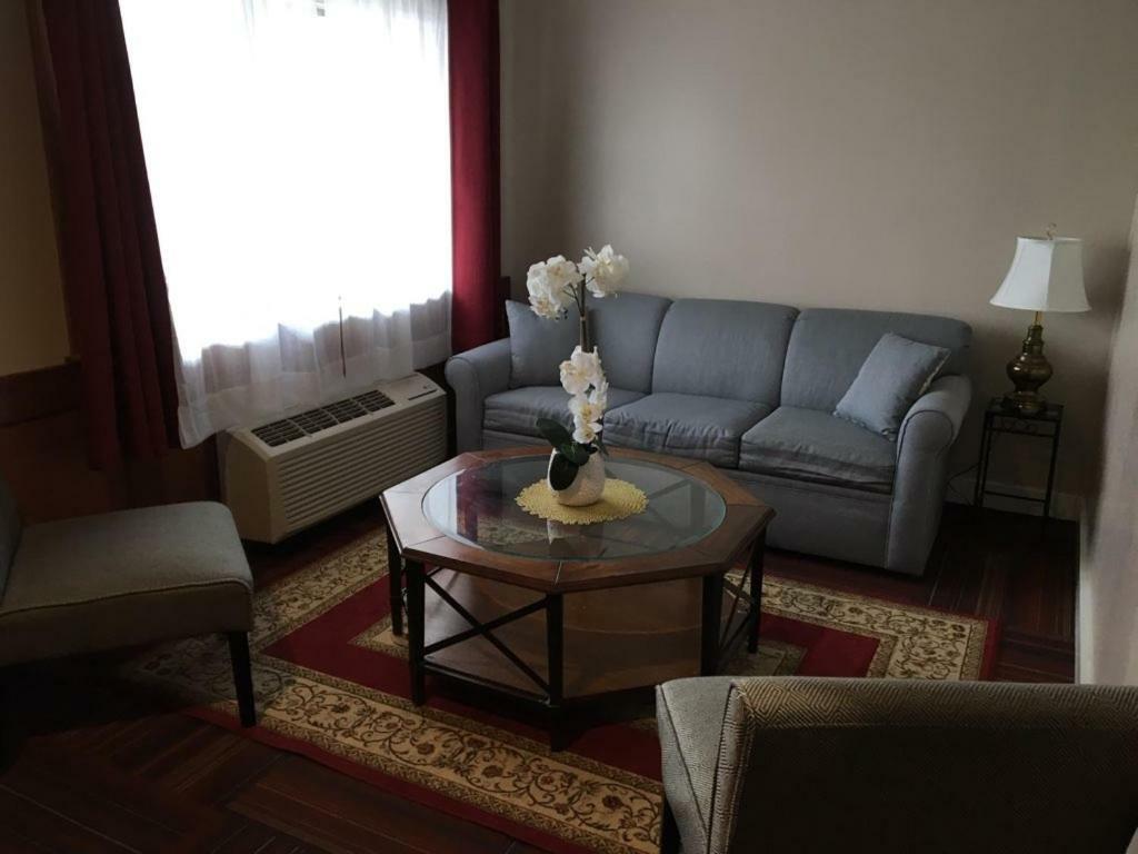 Atlantic Coast Inn Ellsworth Bagian luar foto